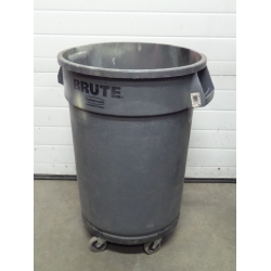 Rubbermaid Brute Grey 32 Gallon 121 Litre Garbage Can w Dolly